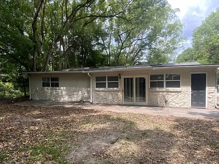 4464 Melvin Cir E — Photo 1