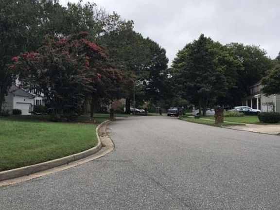 Exterior Neighborhood (street photo)