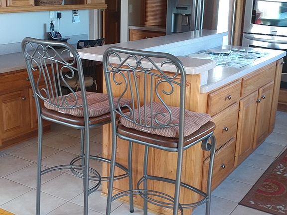 Kitchen w/Island