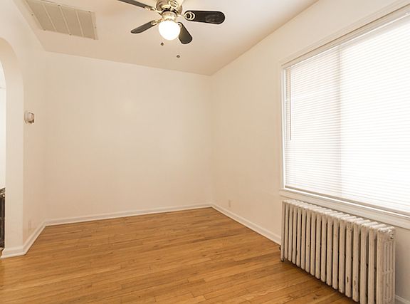 5th image of 444 Holly Ct
