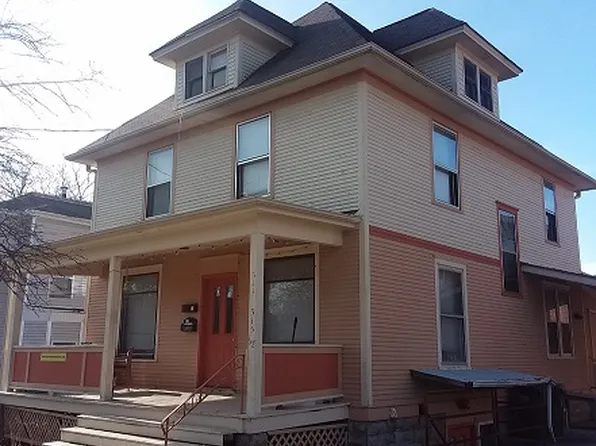 315 1/2 S Johnson St, Iowa City, IA 52240