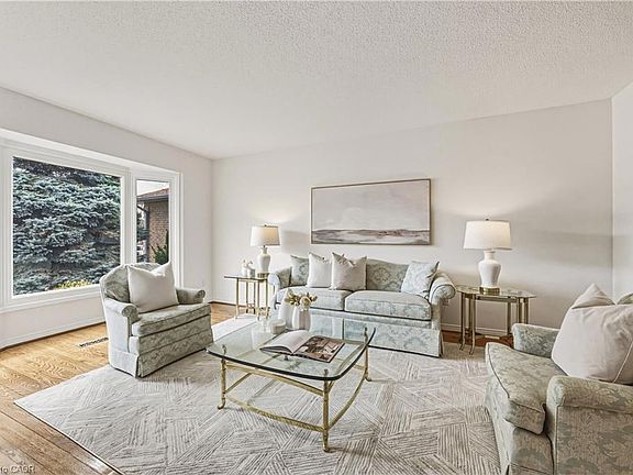 4th image of 1595 Flamborough Cir