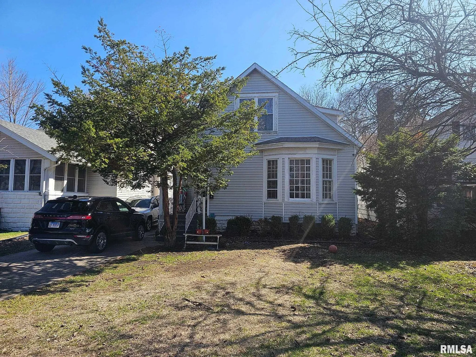 1324 N Underhill St photo 1