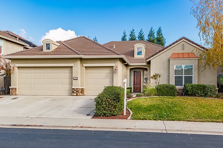 1st image of 1893 Morella Cir