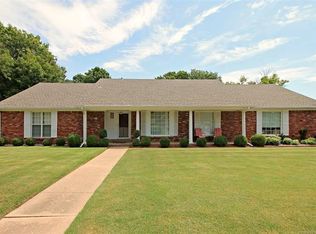 8413 S Fawnwood Ct, Broken Arrow, OK 74011