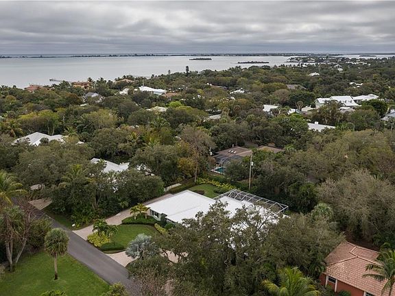 4th image of 11 Palmetto Dr