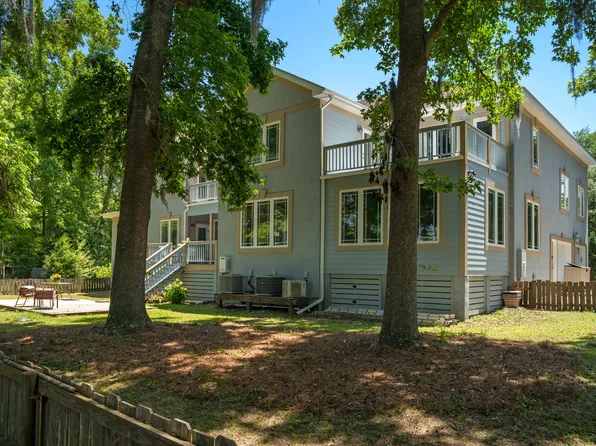 1611 Charleston Dr, Beaufort, SC 29906