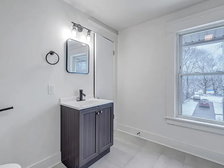 1429 Knollwood Ave #UP — Photo 10