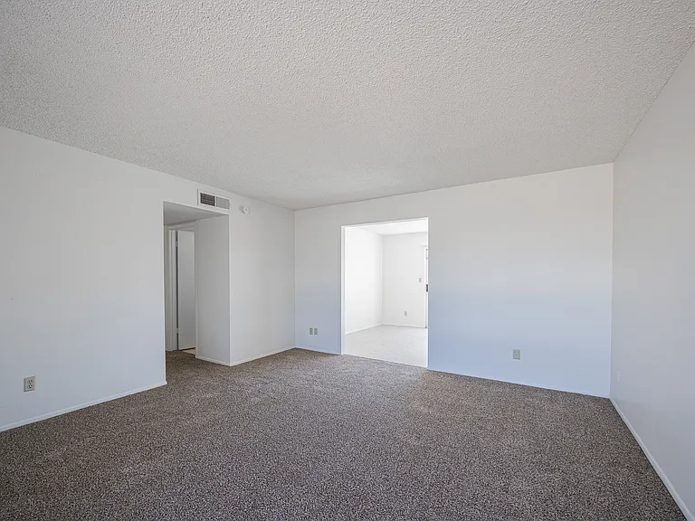 8821 W Sahuaro Dr — Photo 6