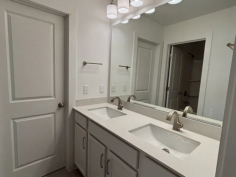 1008 Timothy Ln — Photo 11