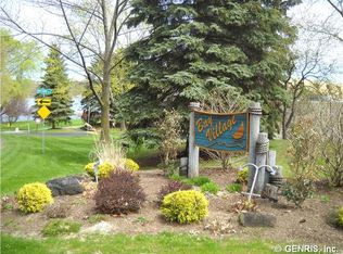 156 Bay Village Dr, Rochester, NY 14609