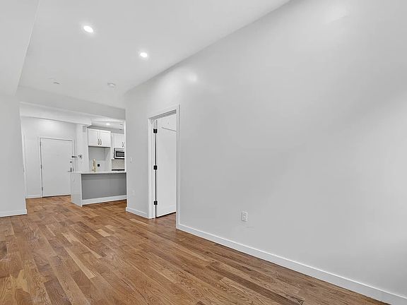3rd image of 1201 Saint Johns Pl #2R