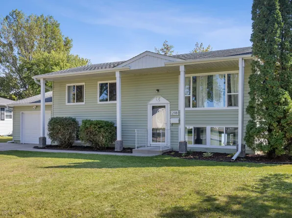 2118 17th St S, Moorhead, MN 56560
