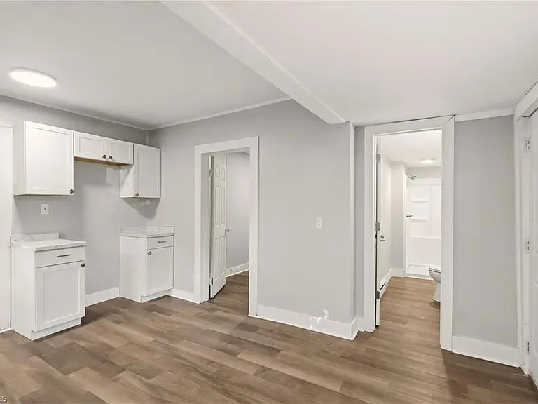 2051 Bloomfield Dr — Photo 11