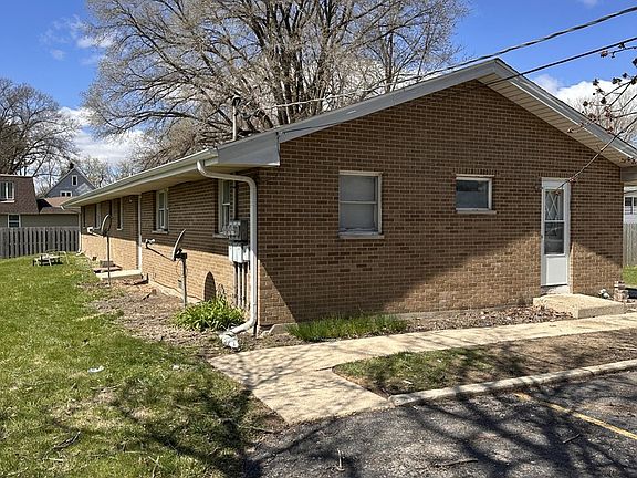 3rd image of 110 Babcock St