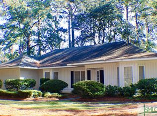 14 Country Club Dr, Savannah, GA 31410