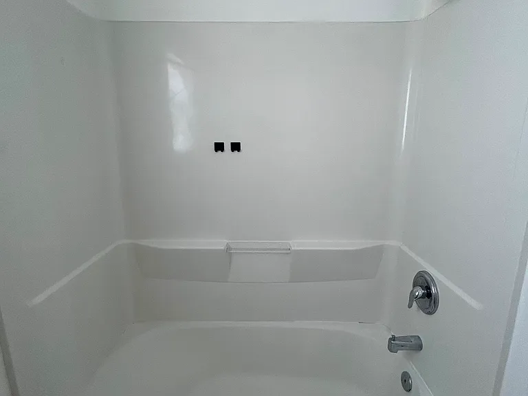 1060-1062 E Grand St #2 — Photo 10