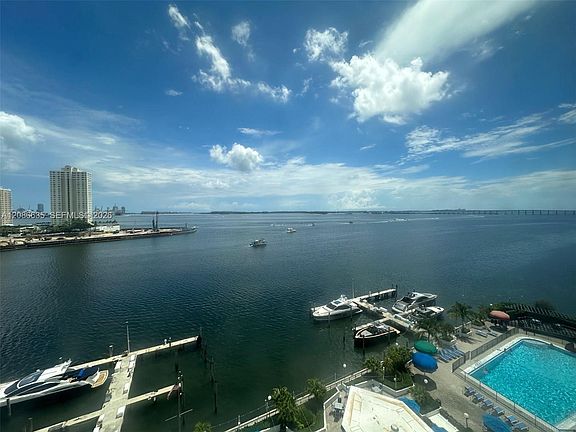 4th image of 905 Brickell Bay Dr Suite 1029