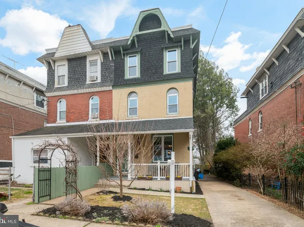 220 Sumac St, Philadelphia, PA 19128