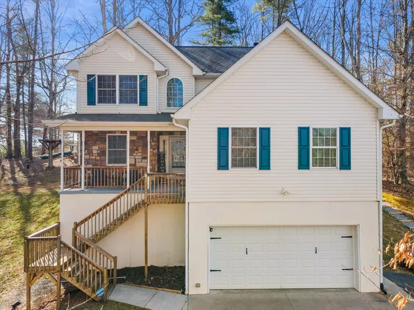 55 Country Cove Ct, Leicester, NC 28748