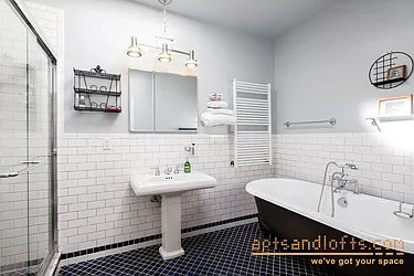 Rented by aptsandlofts.com