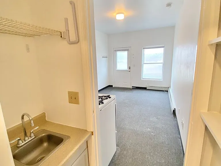 143 N Winooski Ave — Photo 7