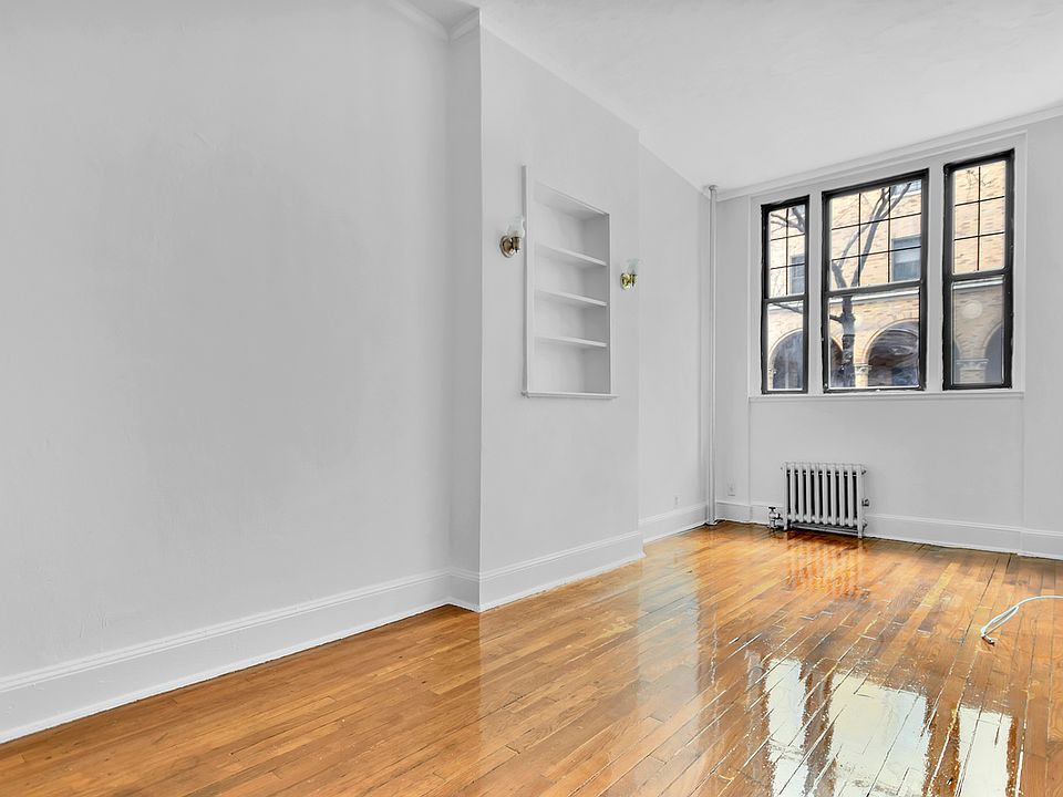 1st image of 324 E 70th St #109