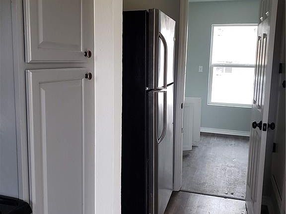 3rd image of 7811 Bixler Dr