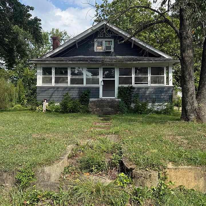 1st image of 1091 S 1st St