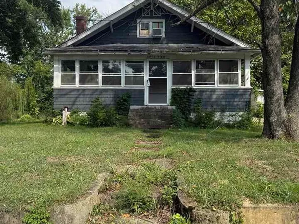 1091 S 1st St, Dugger, IN 47848