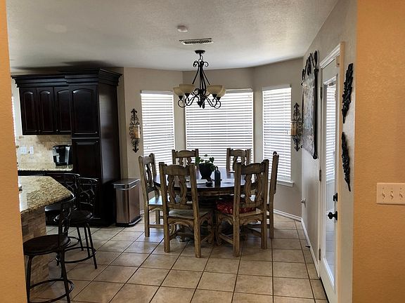 3rd image of 12 Saint Marys Cir