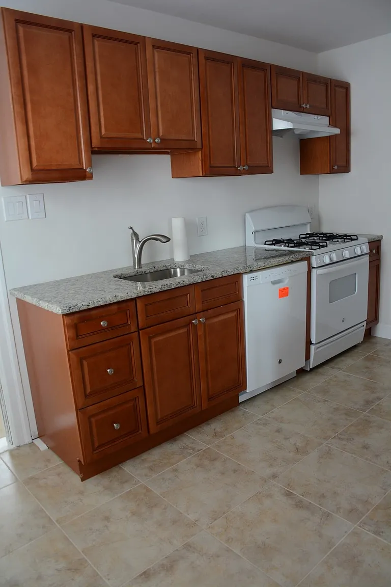 1235 Maple St photo 1