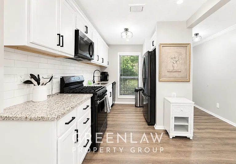 3885 Cedar Cir — Photo 10