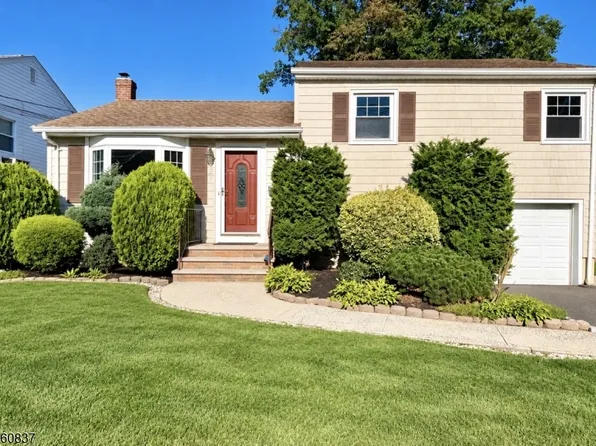 827 Savitt Pl, Union, NJ 07083
