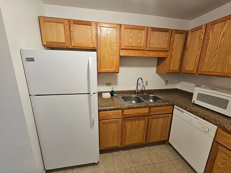 700 Perrie Dr #201 — Photo 8