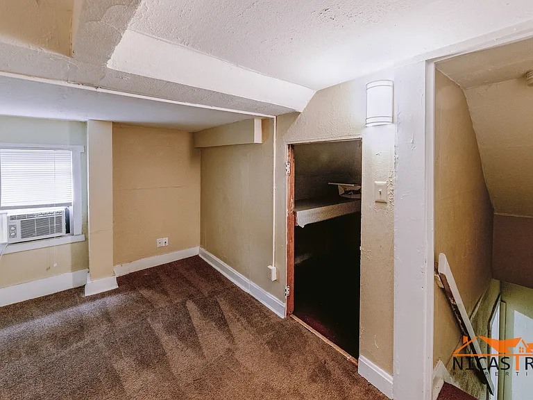 136 E 11th Ave — Photo 52