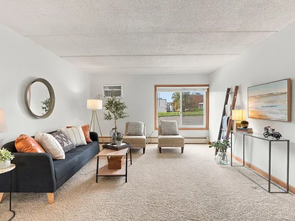 329 Geneva Ave N APT 307, Oakdale, MN 55128