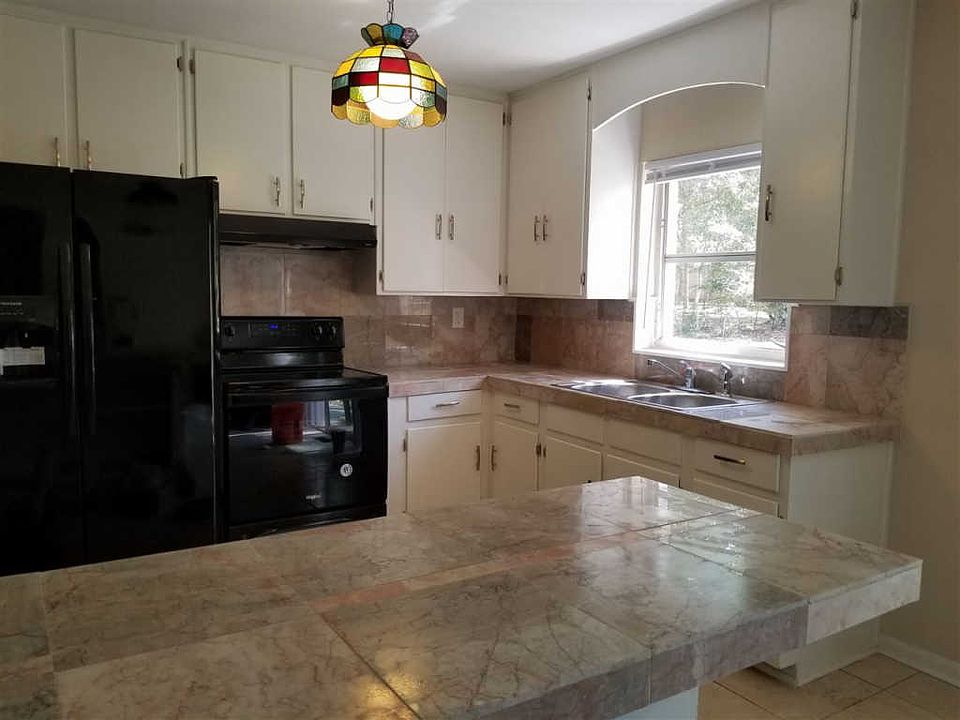 1st image of 2719 McArthur St