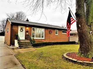 8036 Kooy Dr, Munster, IN 46321