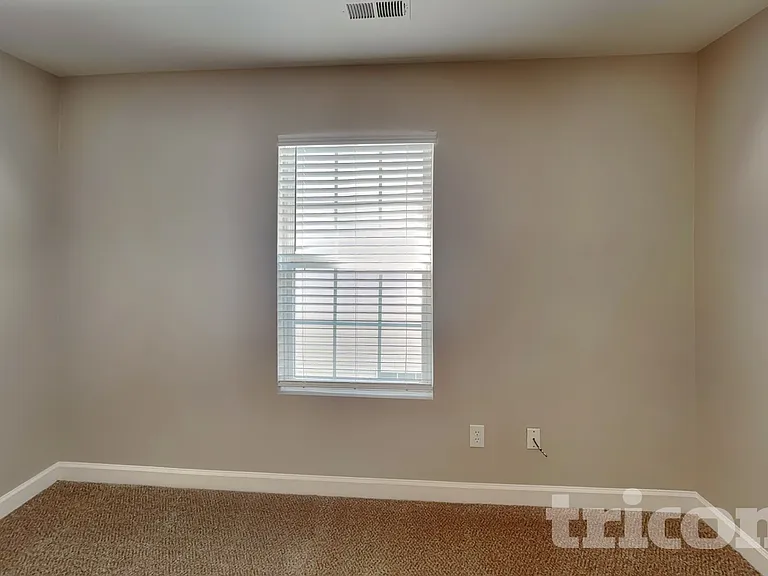 253 Aershire Ct — Photo 10