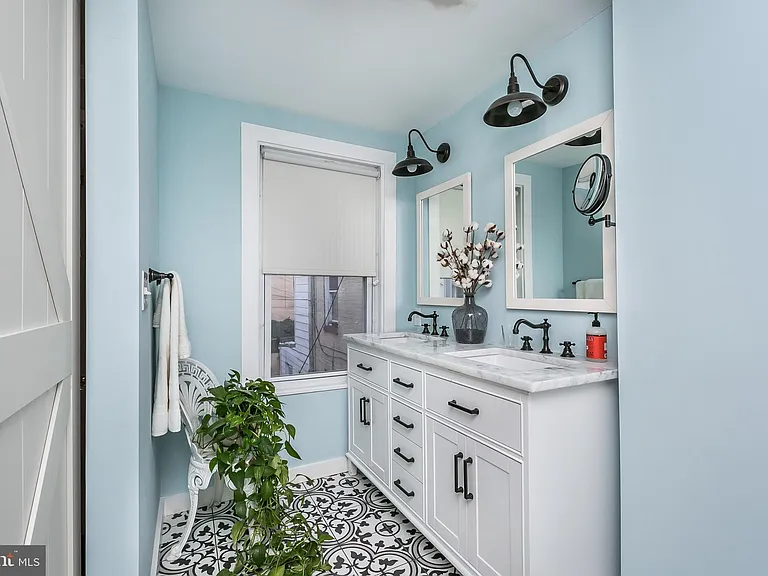 719 S Montford Ave — Photo 29