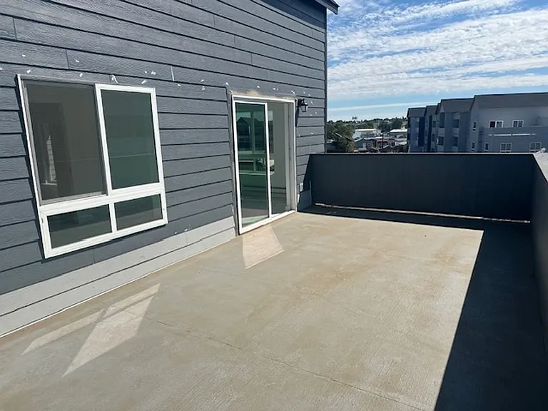 Modern Heights Apartments — Photo 24