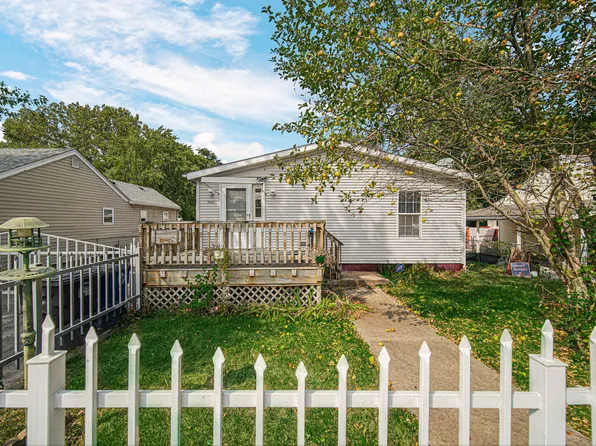 2922 E 35th Ave, Lake Station, IN 46405