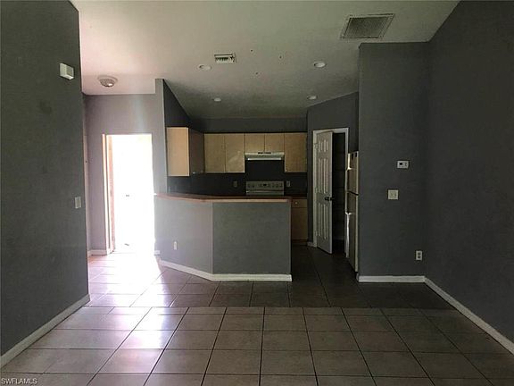 3rd image of 633 Hawthorne Ave S #635