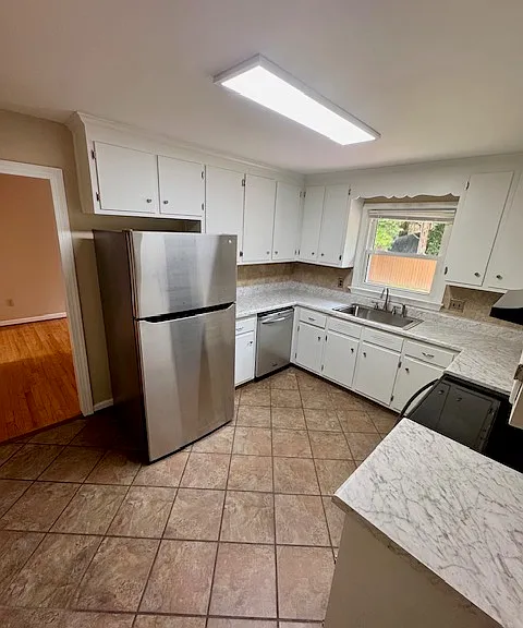 825 Ventnor Dr — Photo 17