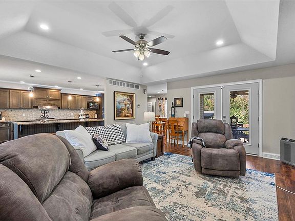 3rd image of 1619 Rosebud Dr