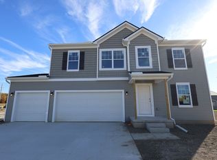 54820 Mockingbird Dr, Chesterfield, MI 48047