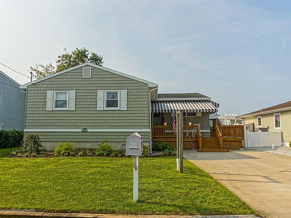 2nd image of 3241 Osborne Terrace