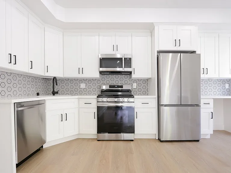 1325 North Poinsettia Pl — Photo 10