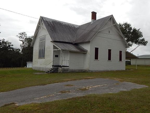 2nd image of 36134 Clinton Ave